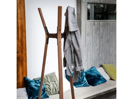 Appendiabiti in massello di noce americano Steelwood Coat Stand di Magis