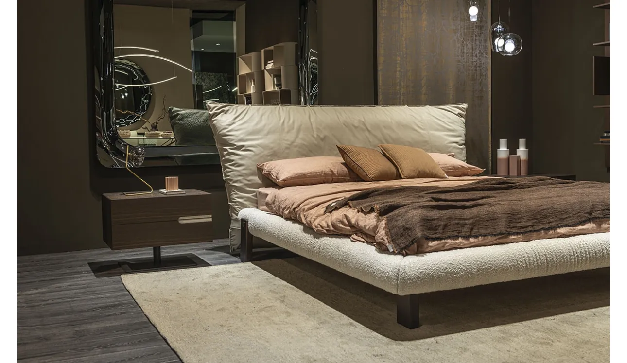 Letto di design Pascal in pelle e tessuto di Cattelan Italia