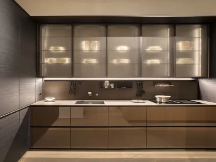 Cucina Design Forma Mentis Olmo Tattile Nero e Laccato di Valcucine